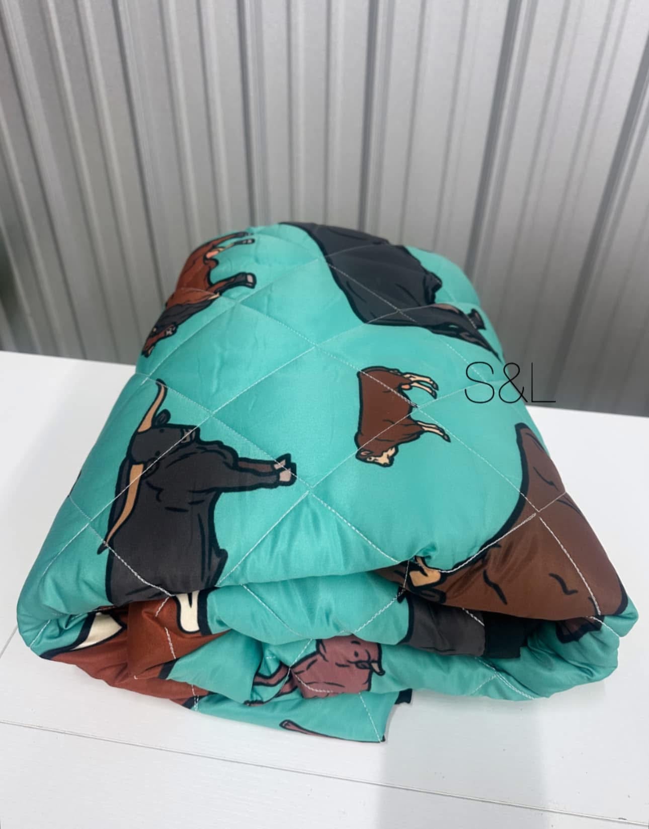 ⭐️ Quilted blankets ⭐️ preorder arrives end of April