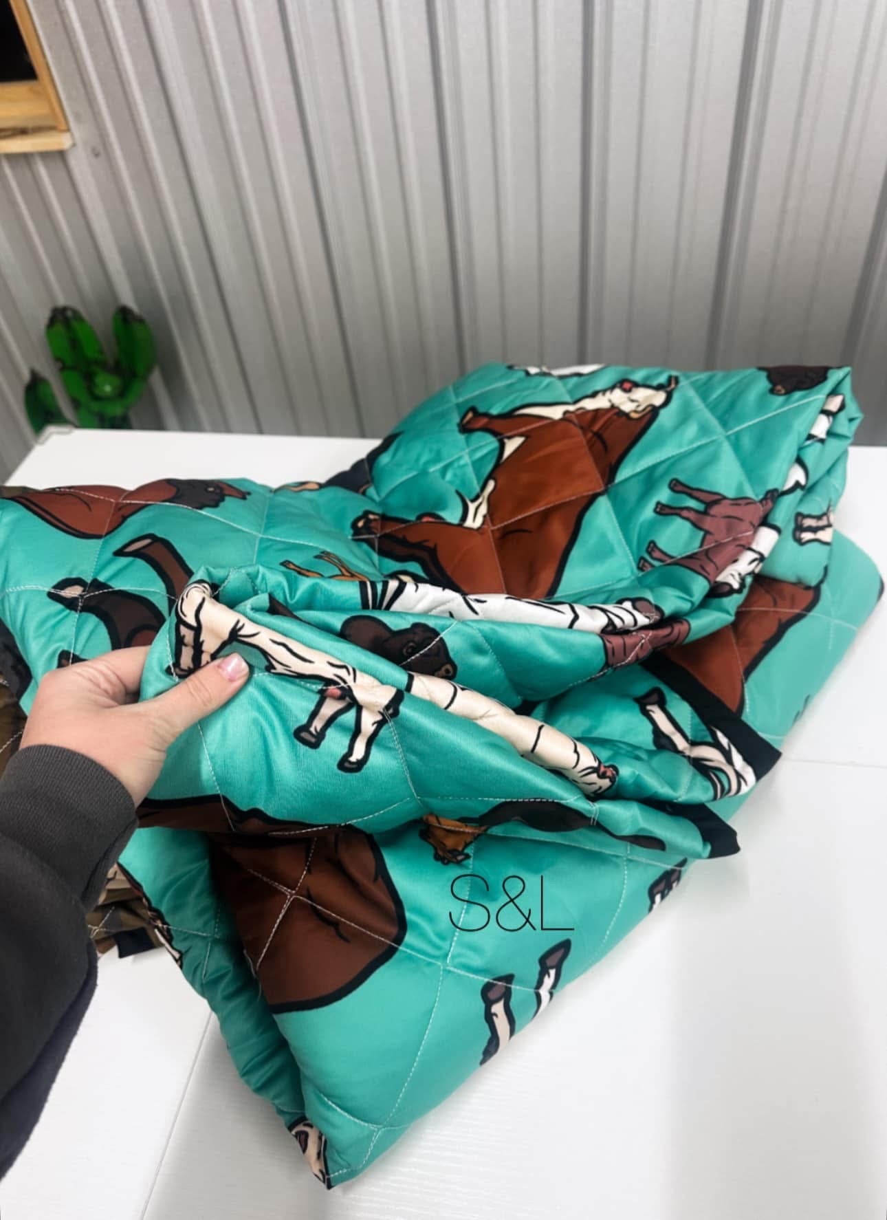 ⭐️ Quilted blankets ⭐️ preorder arrives end of April