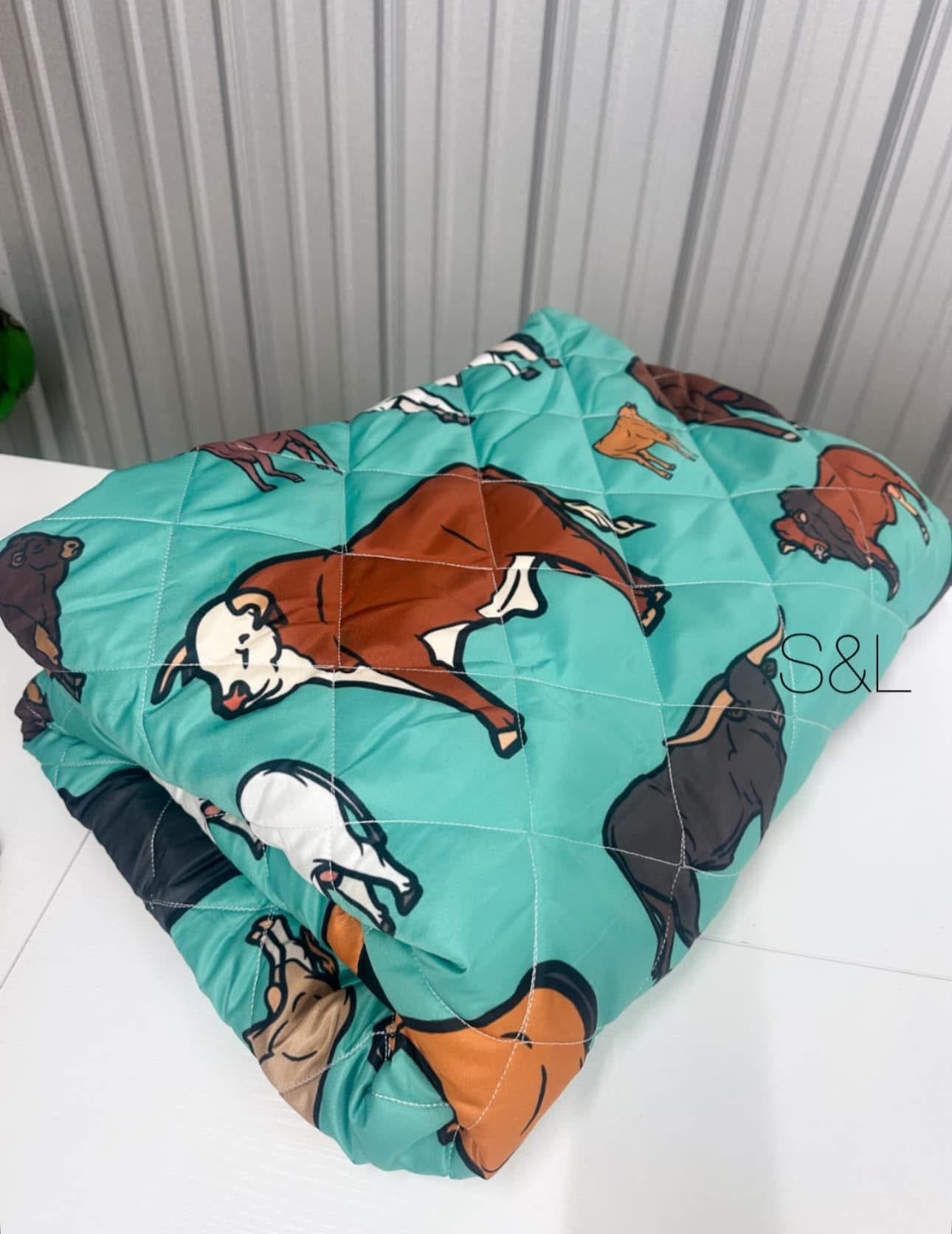 ⭐️ Quilted blankets ⭐️ preorder arrives end of April