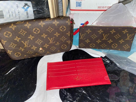 Lv crossbody with chain strap, card holder & zipper pounce